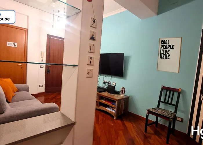 Poetry House Apartment Rom